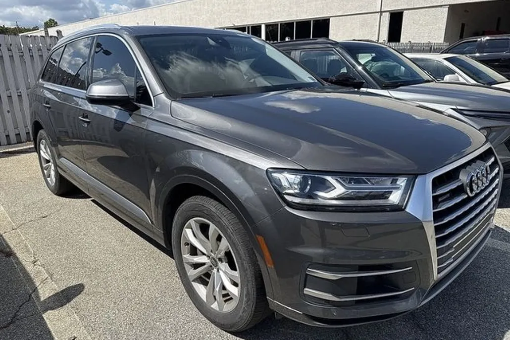 2019 Audi Q7 Premium photo 1