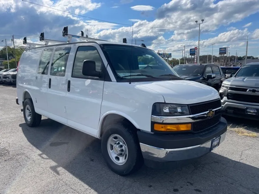2025 Chevrolet Express 2500 Work Van Cargo photo 1