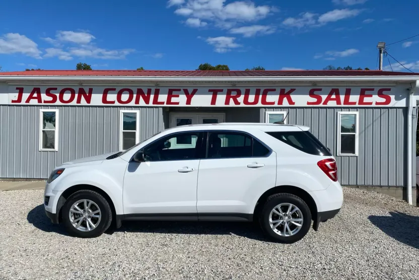 2017 Chevrolet Equinox LS photo 1