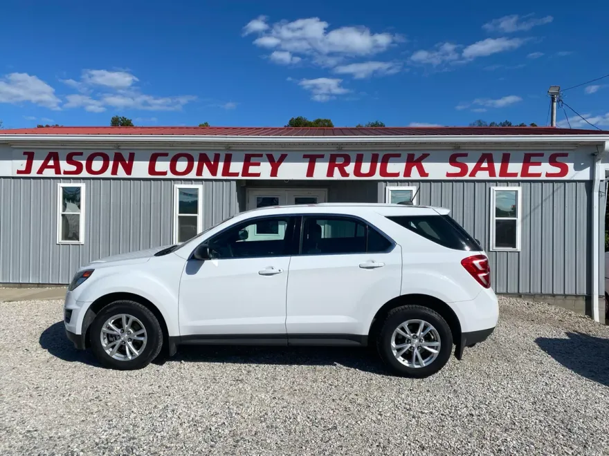 2017 Chevrolet Equinox LS photo 1