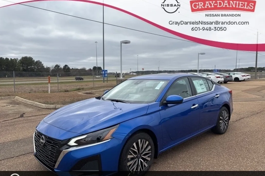 2025 Nissan Altima SV photo 1