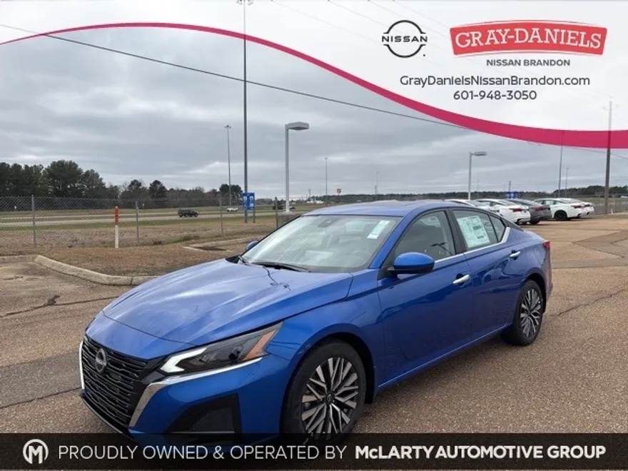 2025 Nissan Altima SV photo 1
