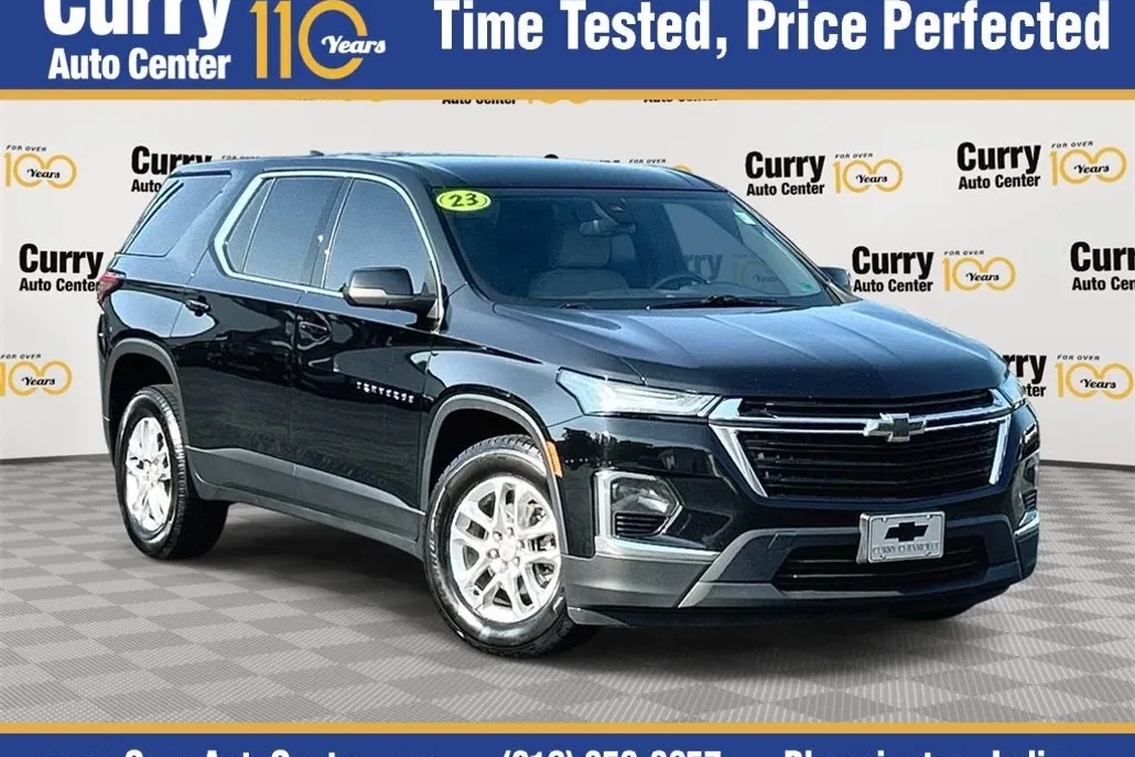 2023 Chevrolet Traverse LS photo 1