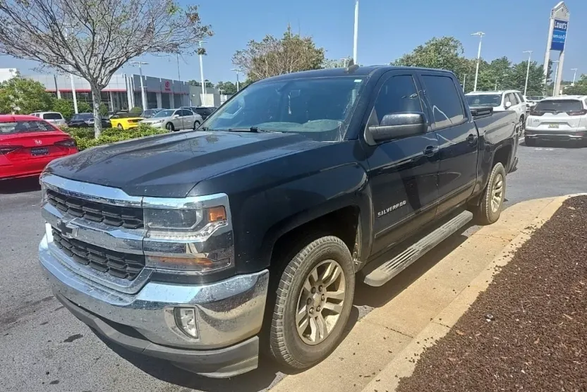 2017 Chevrolet Silverado 1500 LT1 photo 1