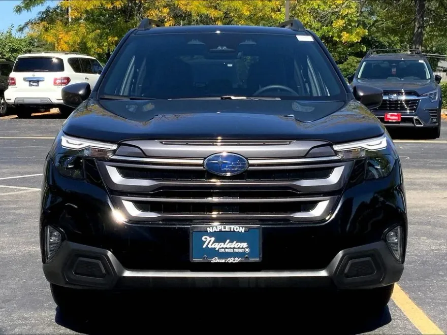 2025 Subaru Forester Premium photo 1
