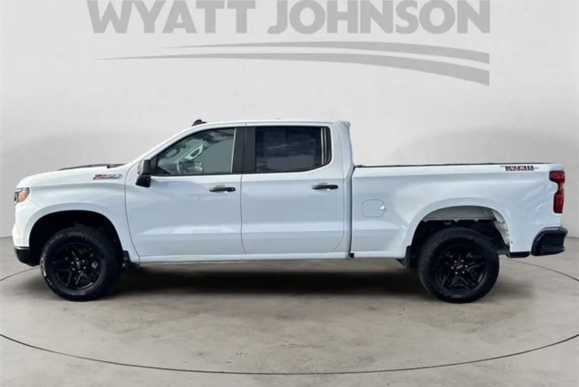 2023 Chevrolet Silverado 1500 Custom Trail Boss photo 1