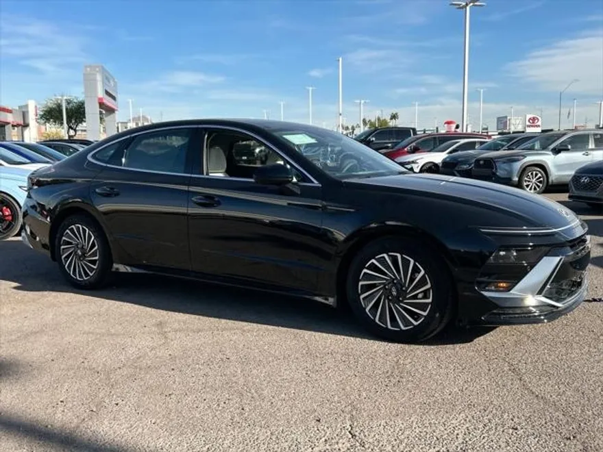 2025 Hyundai Sonata Hybrid Limited photo 1