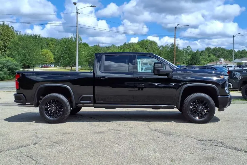 2025 Chevrolet Silverado 2500HD LTZ photo 1