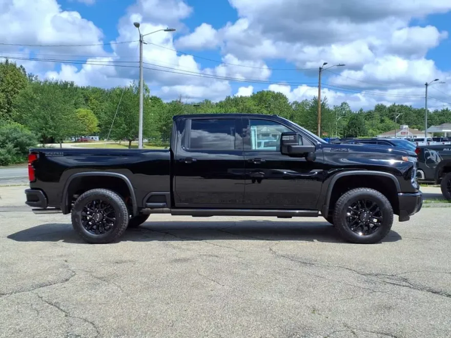 2025 Chevrolet Silverado 2500HD LTZ photo 1
