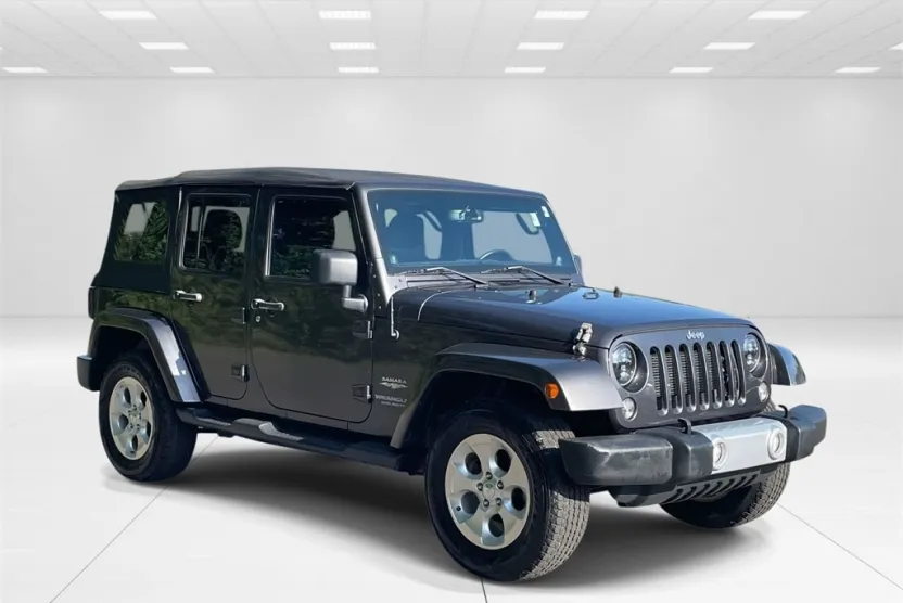2014 Jeep Wrangler Unlimited Sahara photo 1