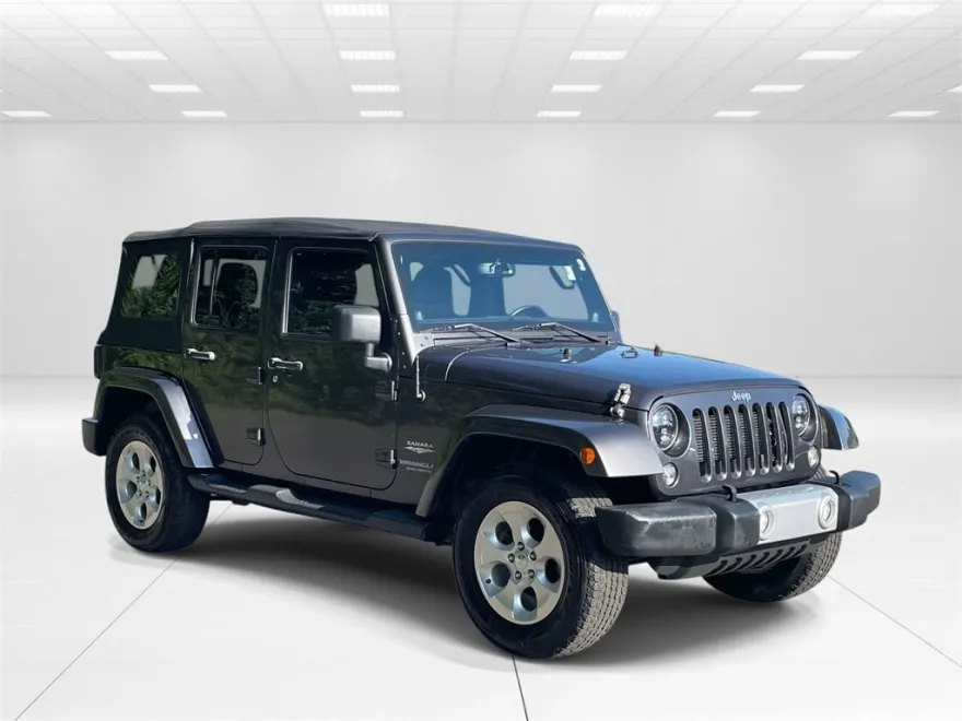 2014 Jeep Wrangler Unlimited Sahara photo 1