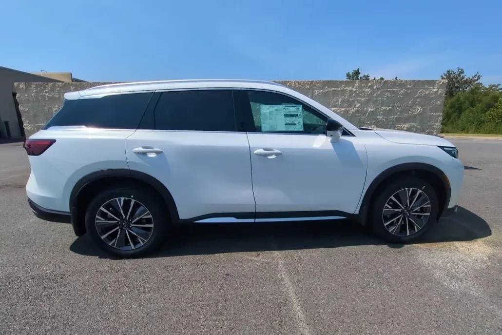 2026 Infiniti QX60 Luxe photo 1