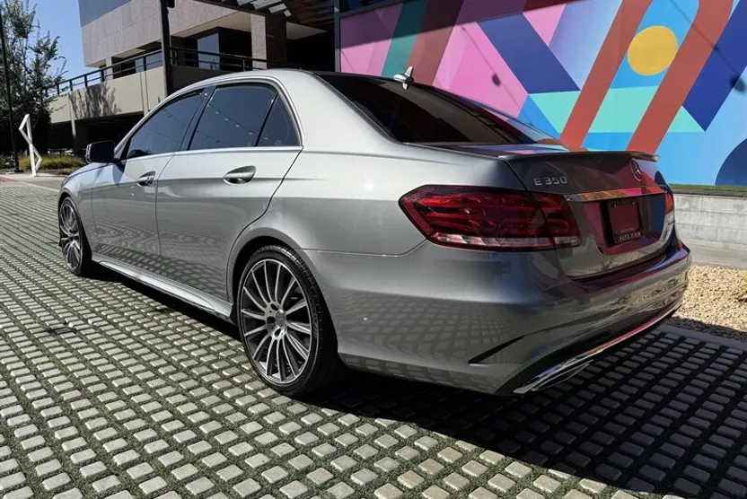 2015 Mercedes Benz E 350 photo 1