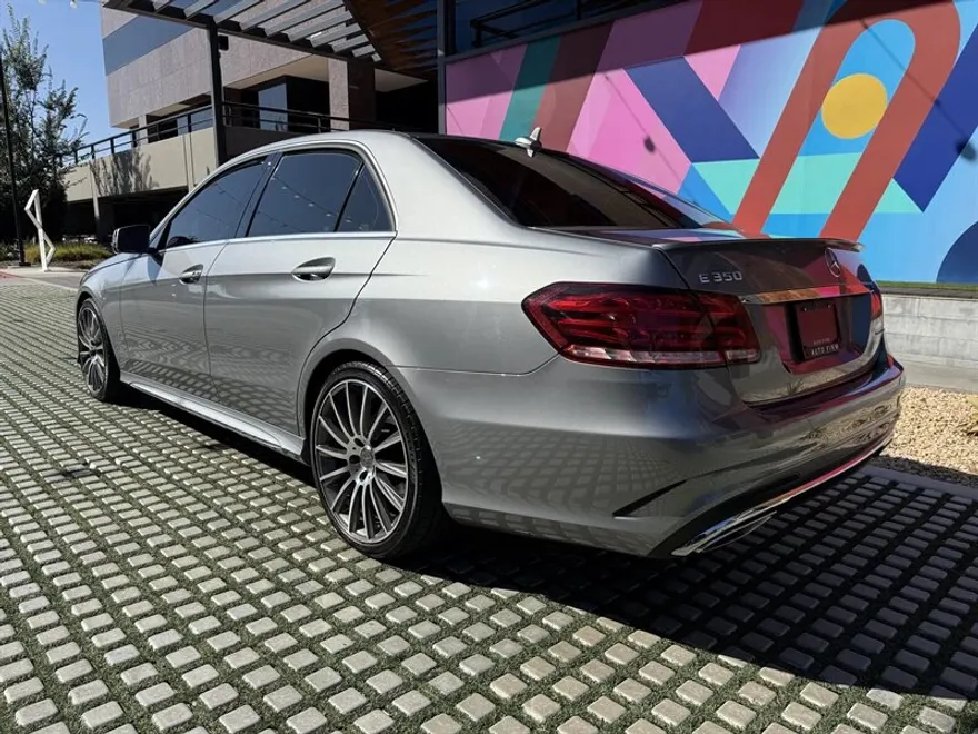 2015 Mercedes Benz E 350 photo 1