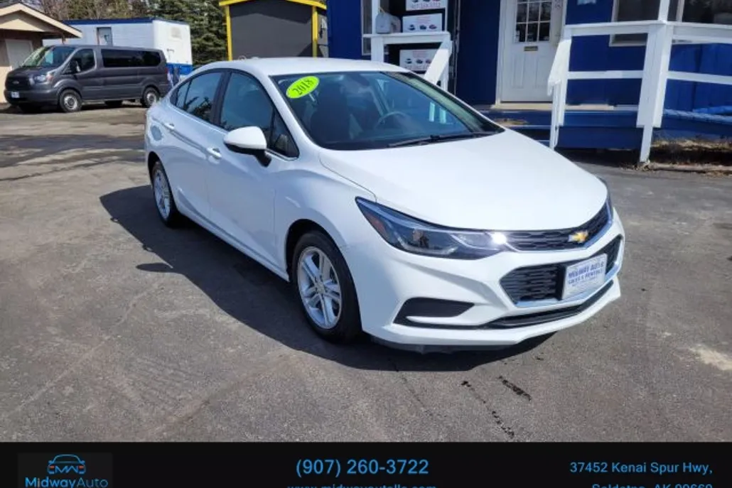 2018 Chevrolet Cruze LT photo 1