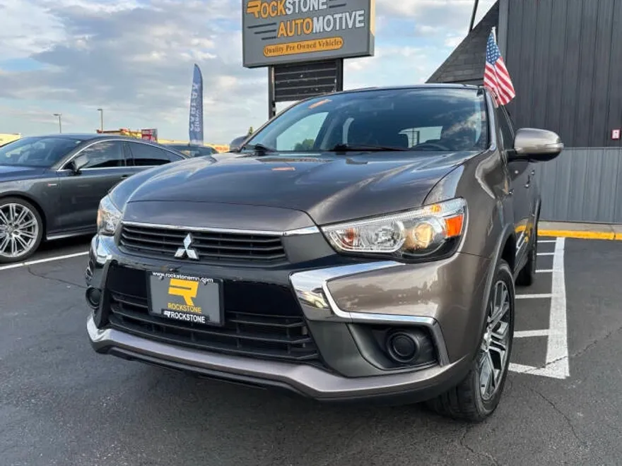 2017 Mitsubishi Outlander Sport ES photo 1
