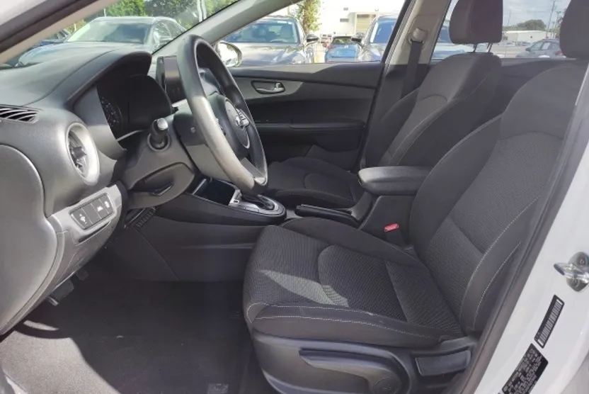 2019 Kia Forte FE LXS photo 1