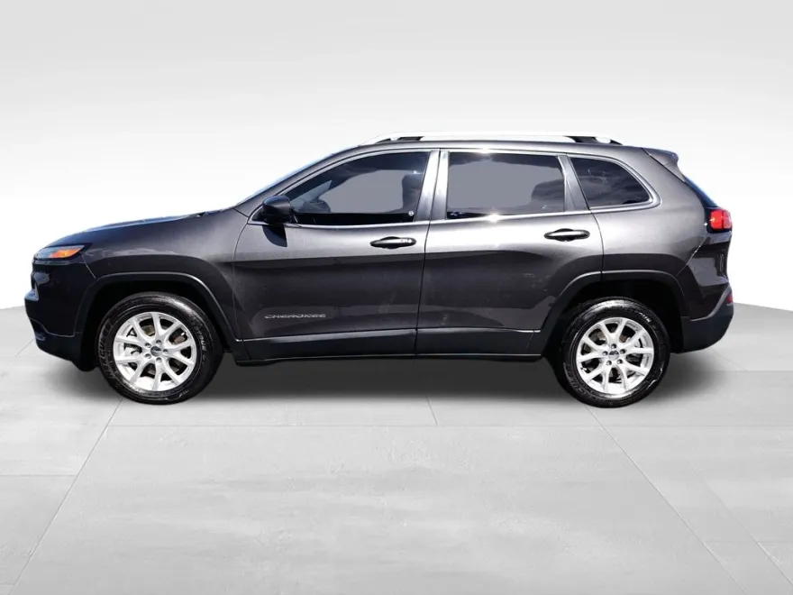 2015 Jeep Cherokee Latitude photo 1