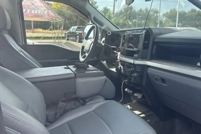 2024 Ford F-350 photo 1