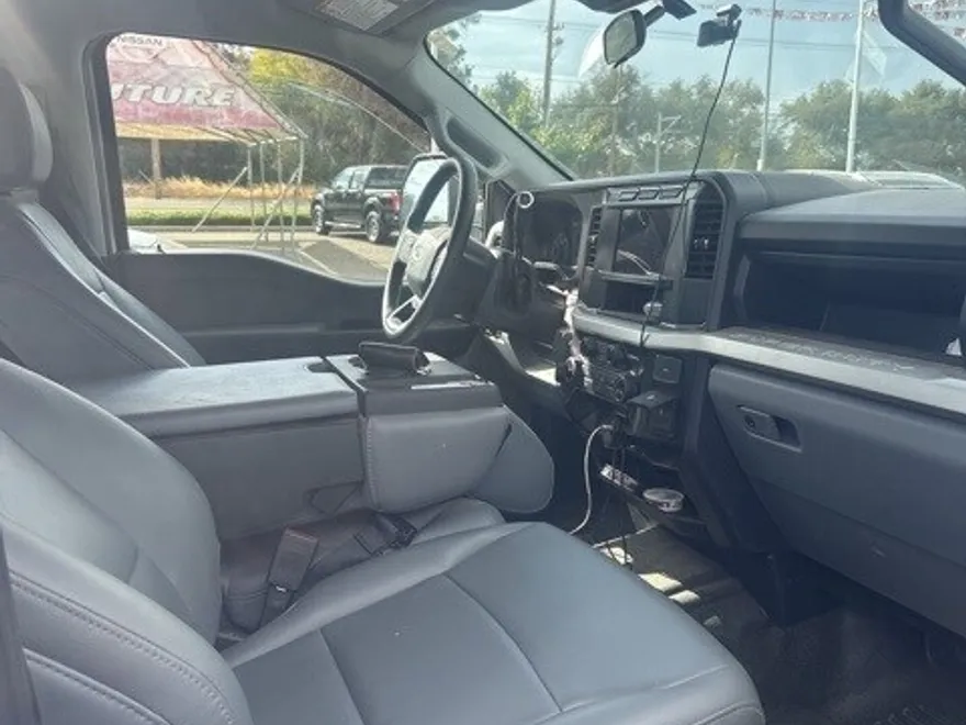 2024 Ford F-350 photo 1