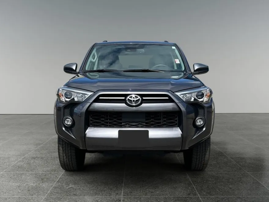 2022 Toyota 4Runner SR5 photo 1