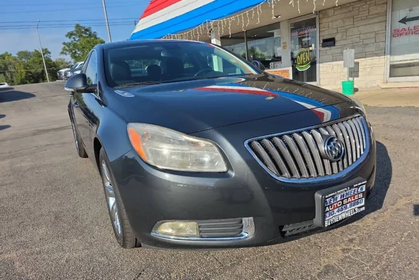 2013 Buick Regal Premium I photo 1