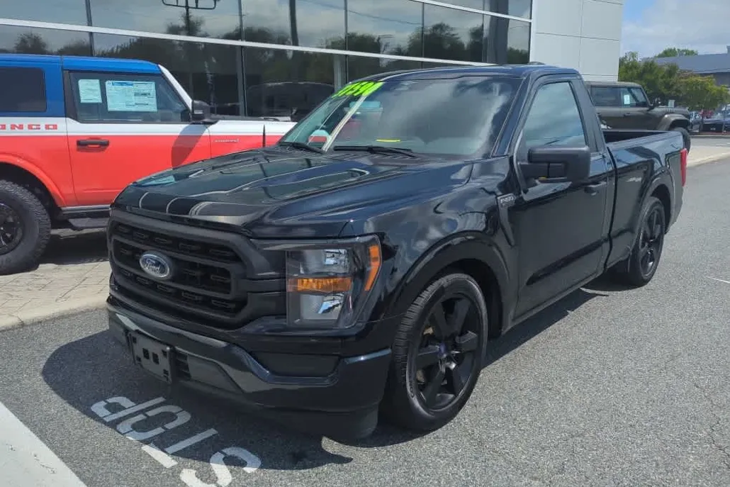 2023 Ford F-150 XL photo 1