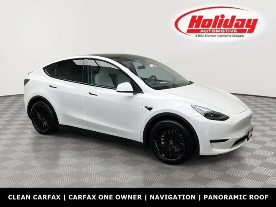 2024 Tesla Model Y Long Range photo 1