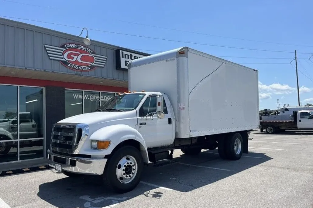 2007 Ford F-650 photo 1