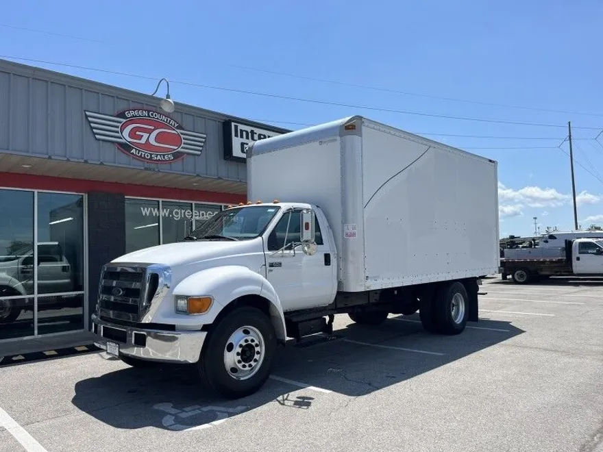 2007 Ford F-650 photo 1