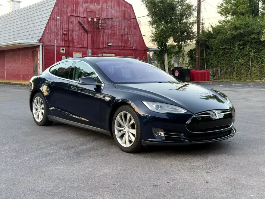 2013 Tesla Model S Performance photo 2