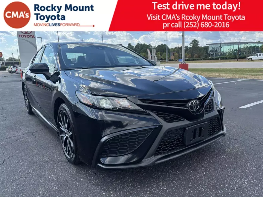 2021 Toyota Camry SE photo 1
