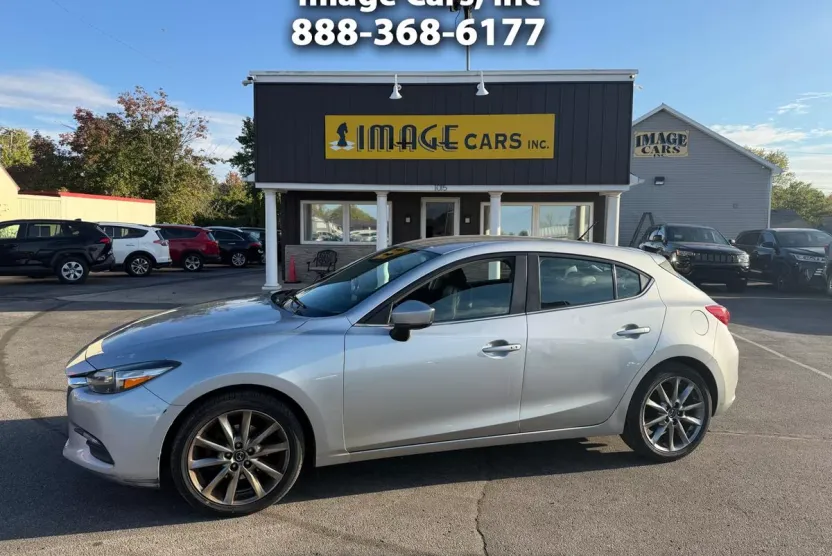 2018 Mazda Mazda3 Touring photo 1