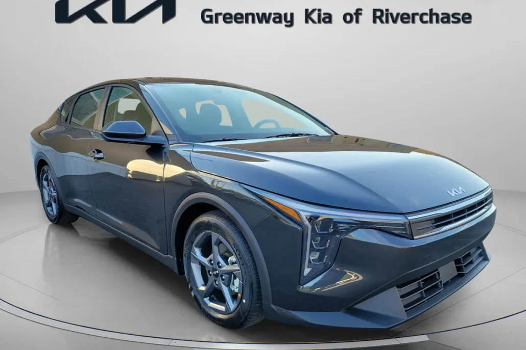 2025 Kia K4 LXS photo 1