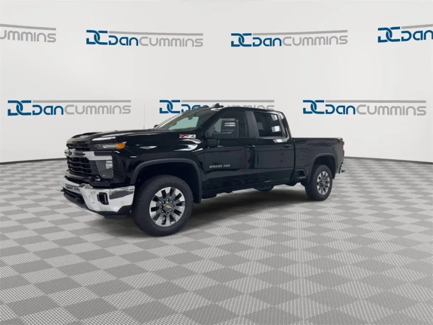 2025 Chevrolet Silverado 2500HD LT photo 1