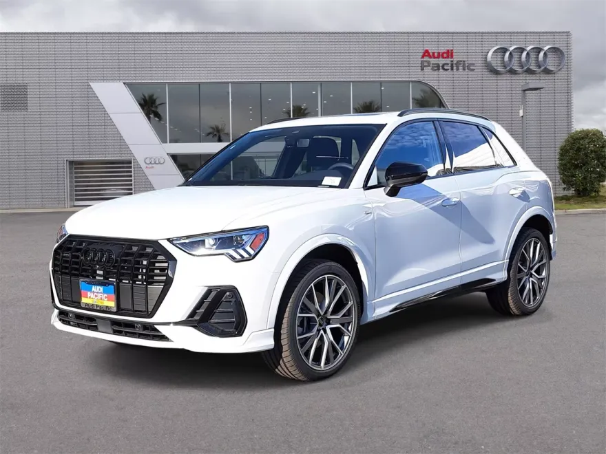2025 Audi Q3 S line Premium Plus photo 1