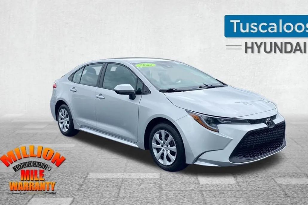 2022 Toyota Corolla LE photo 1