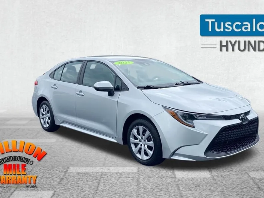 2022 Toyota Corolla LE photo 1