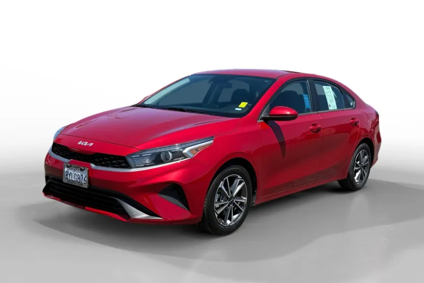 2022 Kia Forte LXS photo 1