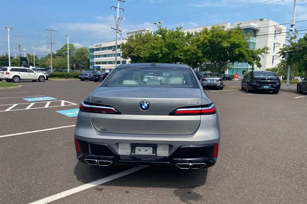 2023 Bmw 760i xDrive photo 1