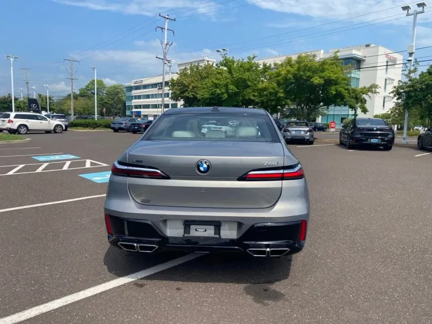 2023 Bmw 760i xDrive photo 1