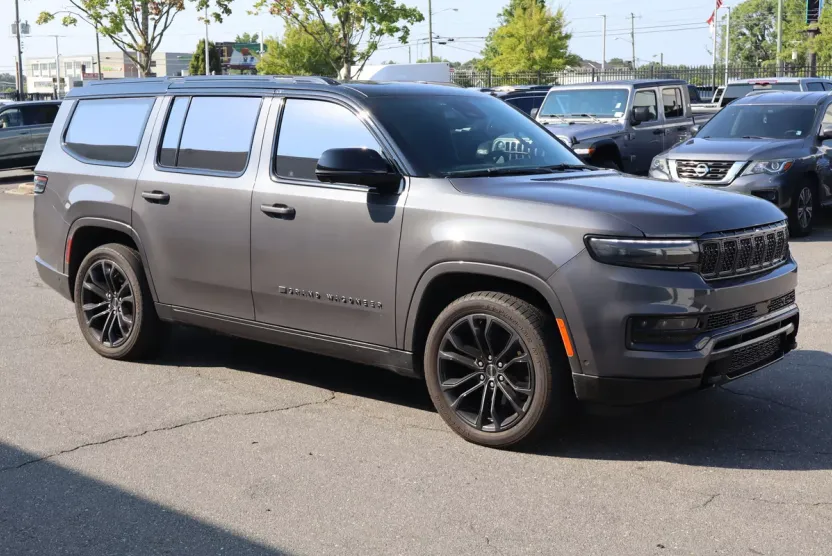 2023 Jeep Grand Wagoneer III Obsidian photo 1