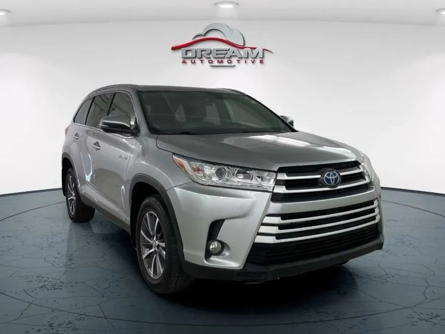 2019 Toyota Highlander Hybrid XLE photo 1