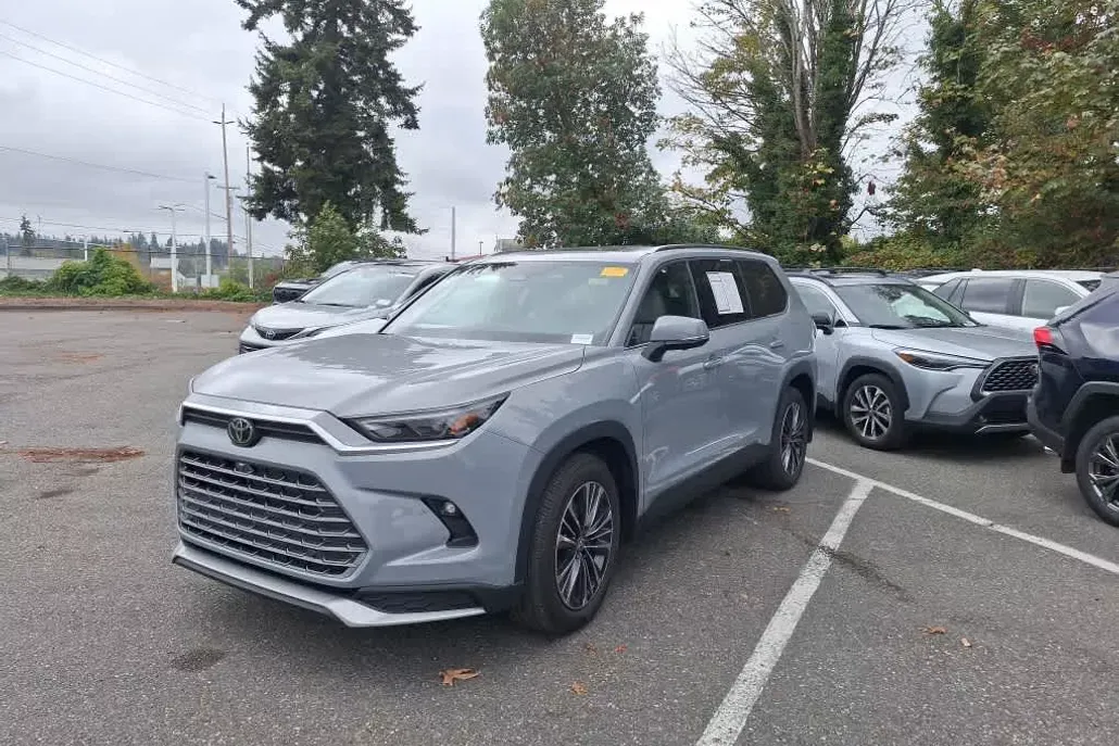 2025 Toyota Highlander Hybrid MAX Platinum photo 1