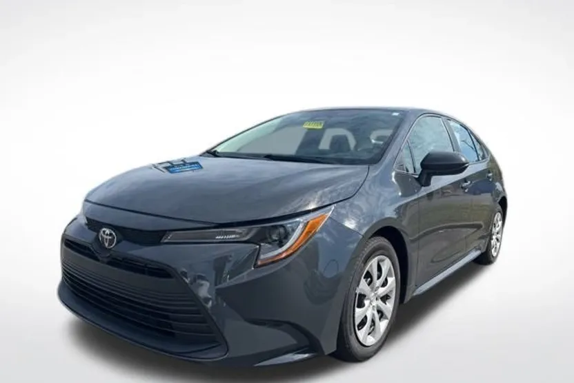 2024 Toyota Corolla LE photo 1