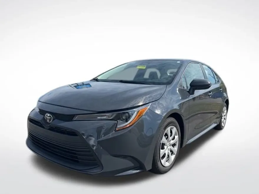 2024 Toyota Corolla LE photo 1