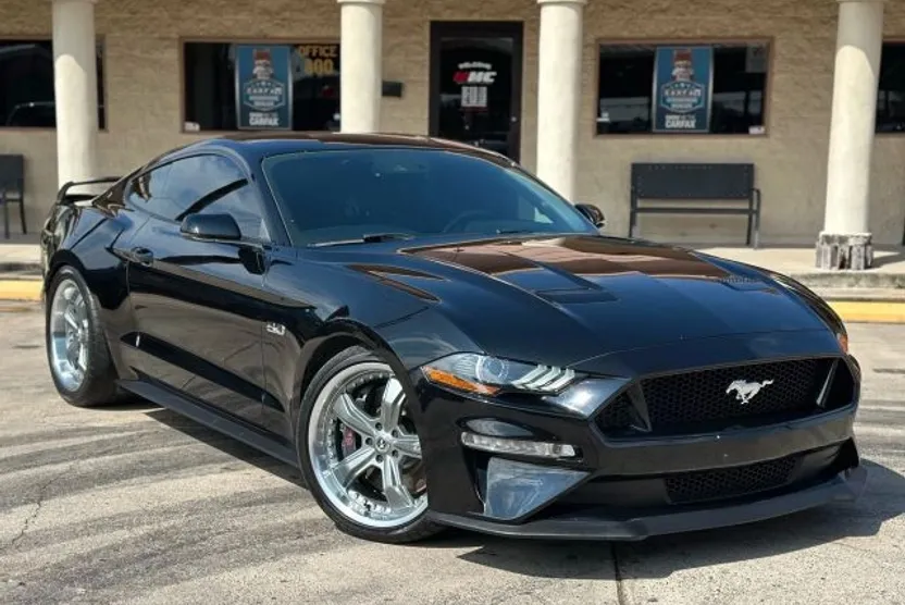 2019 Ford Mustang GT Premium photo 1