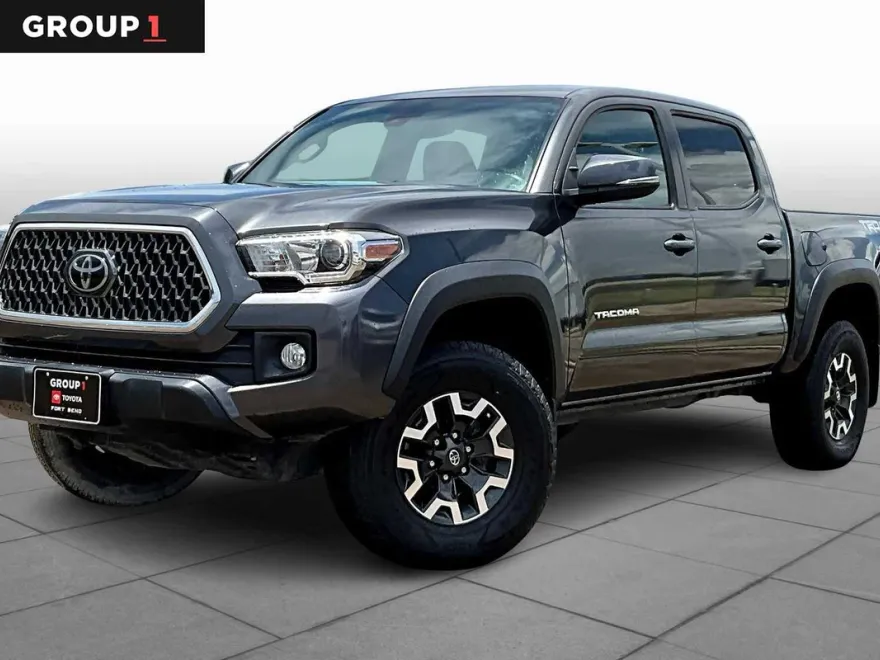 2019 Toyota Tacoma TRD photo 1