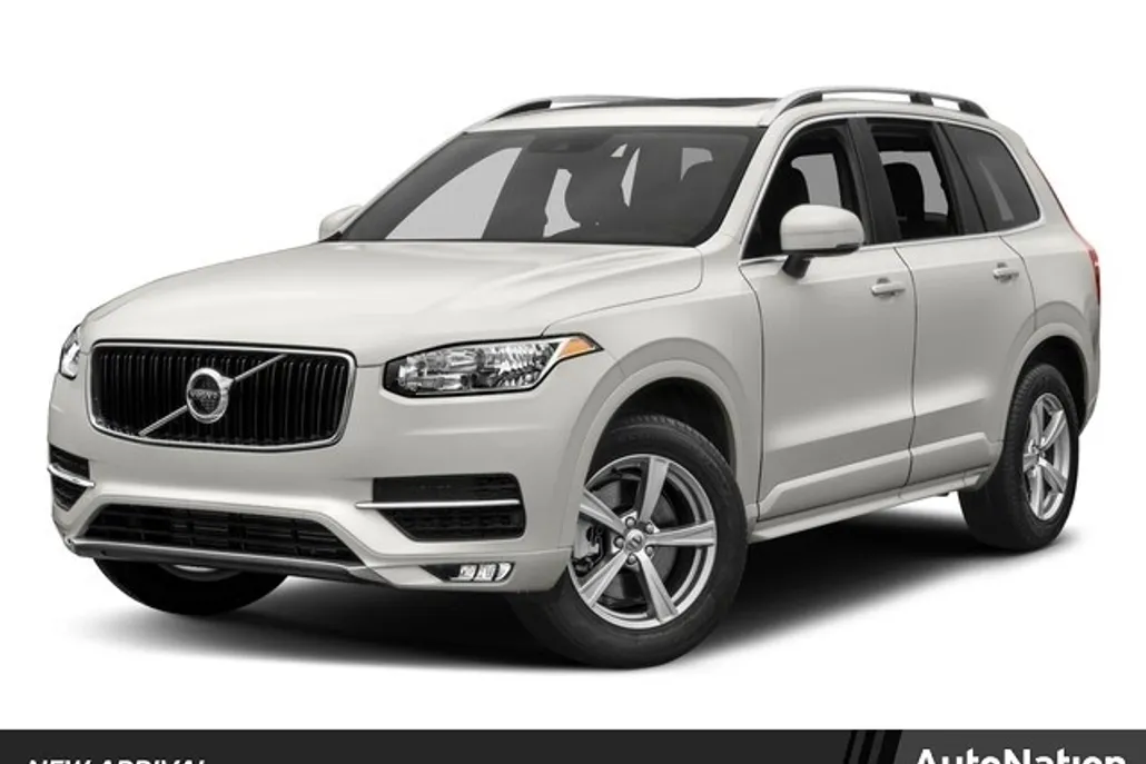2018 Volvo XC90 T6 AWD Momentum photo 1