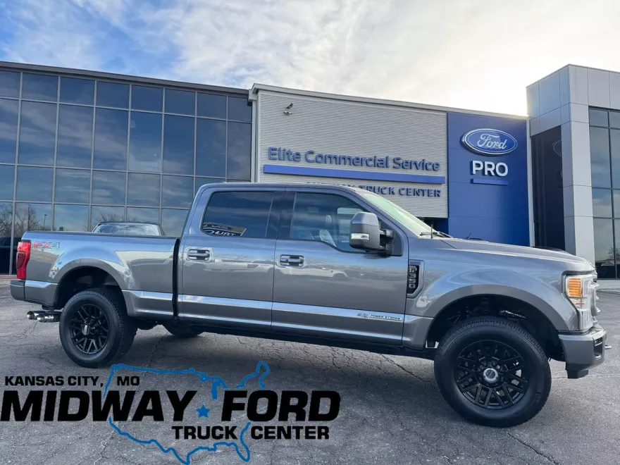 2022 Ford F-350 Platinum photo 1